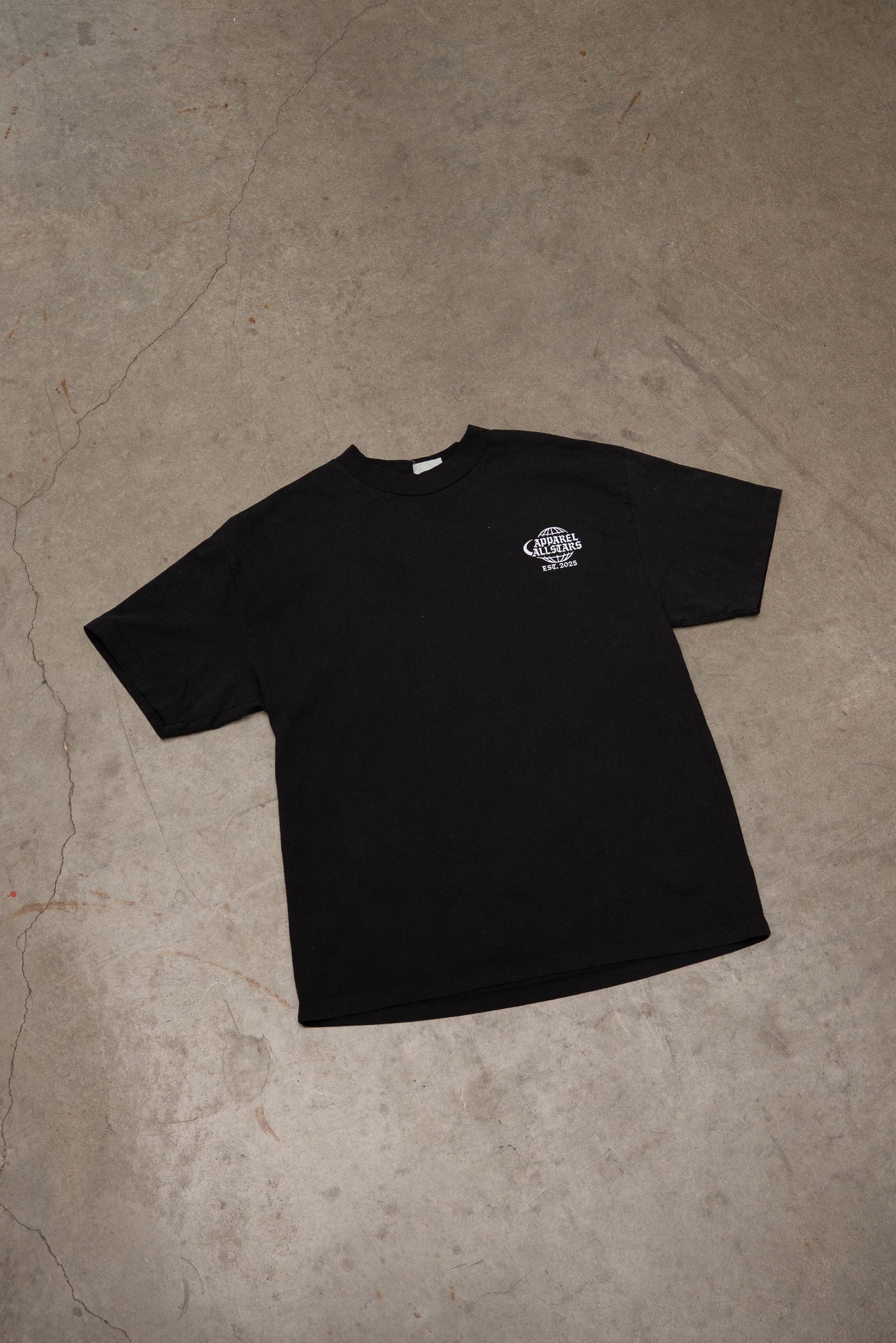 OLD ENGLISH LOGO TEE